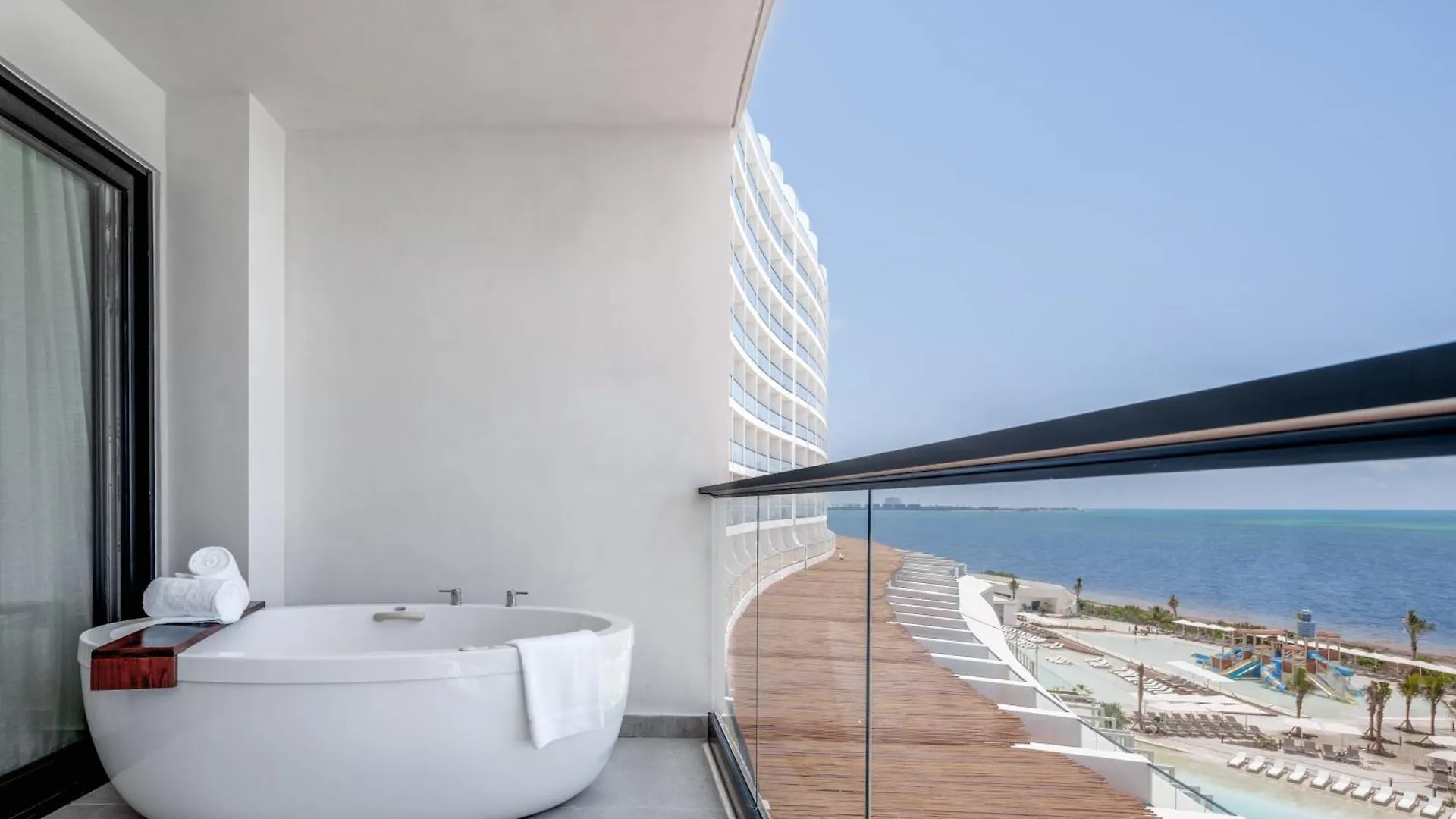 Ava Resort Cancun