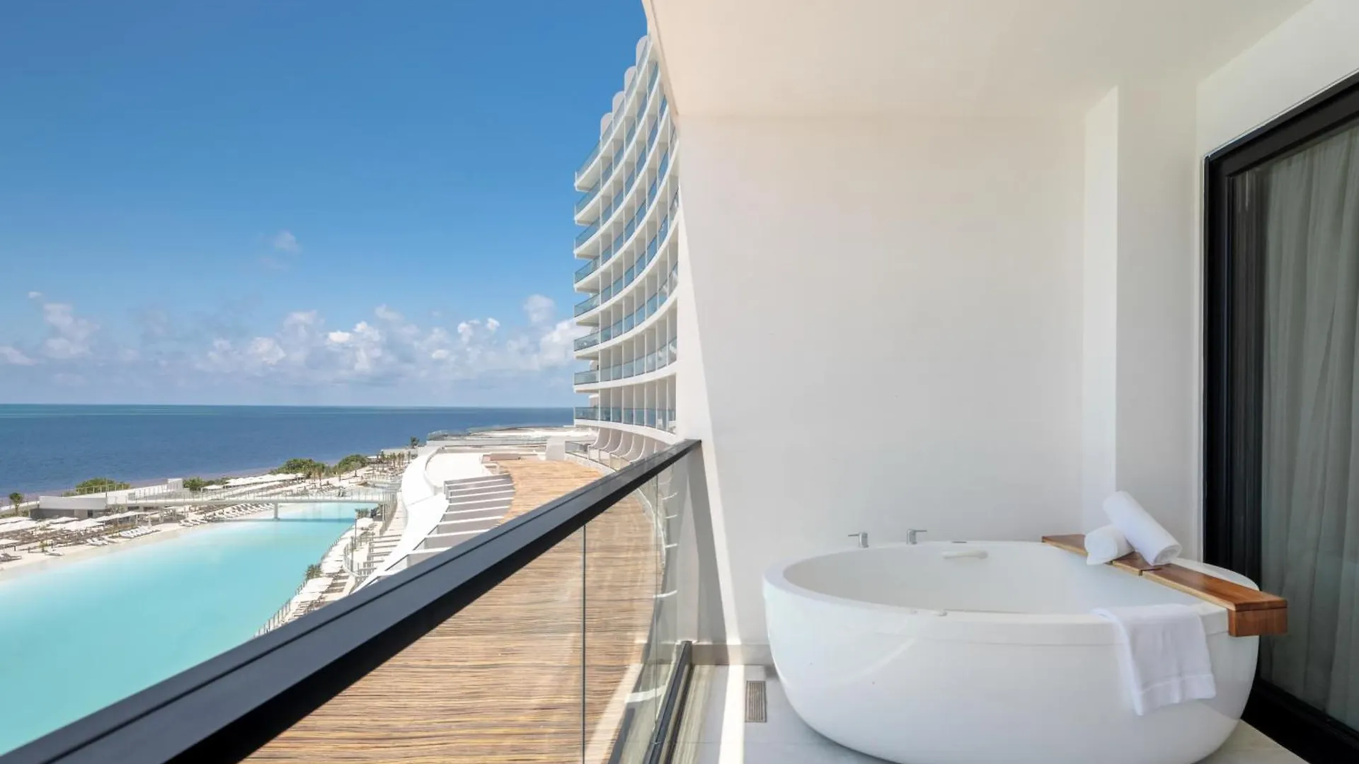 Ava Resort Cancún